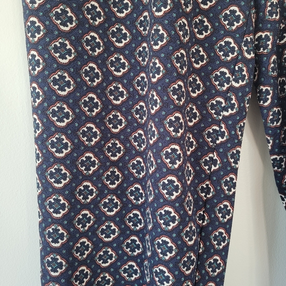 MAX STUDIO Tile Print Pattern Lightweight Blue Joggers - Picture 6 of 15